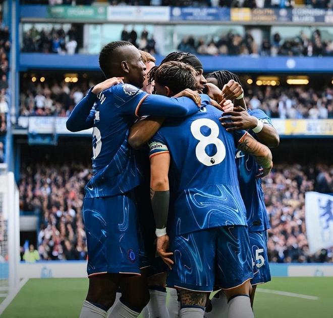 包含凯恩在切尔西比赛中出色防守，最后时刻胜出引发热议！比赛高潮迭起的词条-爱游戏手机版