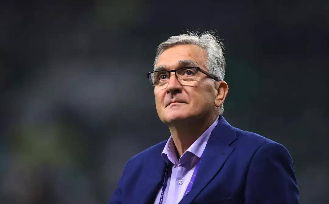 包含美国队教练压力巨大！，莱万多夫斯基遭遇七持续失利比赛高潮迭起的词条-爱游戏手机版